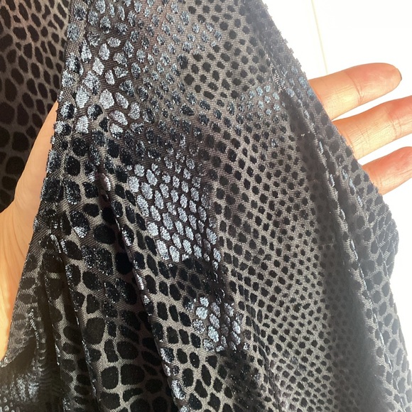 ASTR Fringed Beaded Burnout Velvet Crop Tank Top, flocked snakeskin - Picture 9 of 13